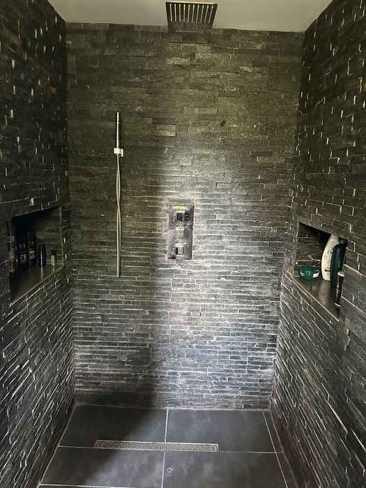 Casa de vanzare 4 camere! 150 mp - 566 mp teren Moreni, Dambovita