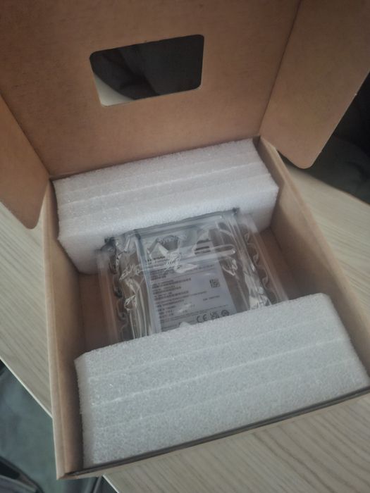 HDD 4TB Nou la cutie x4