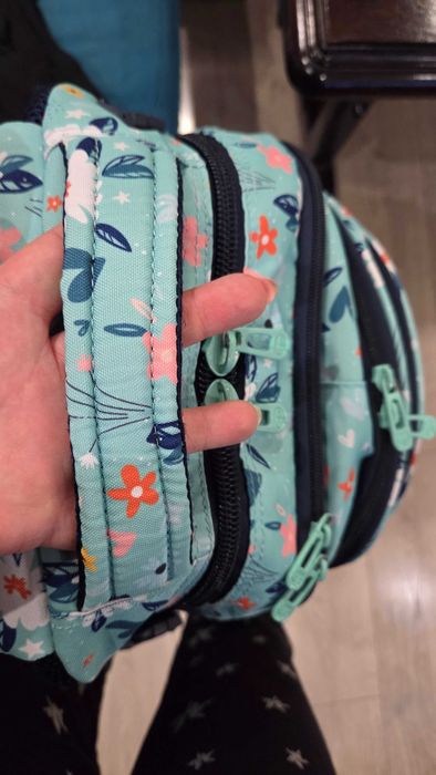 Продавам ученическа раница CoolPack