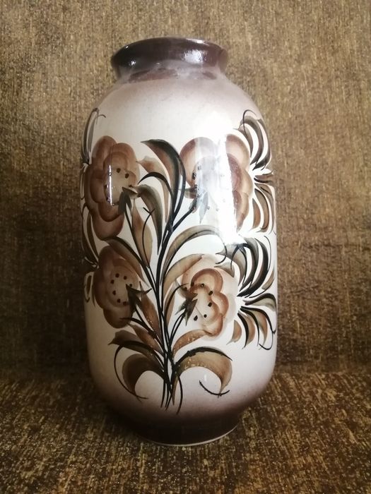 Продам керамическую вазу