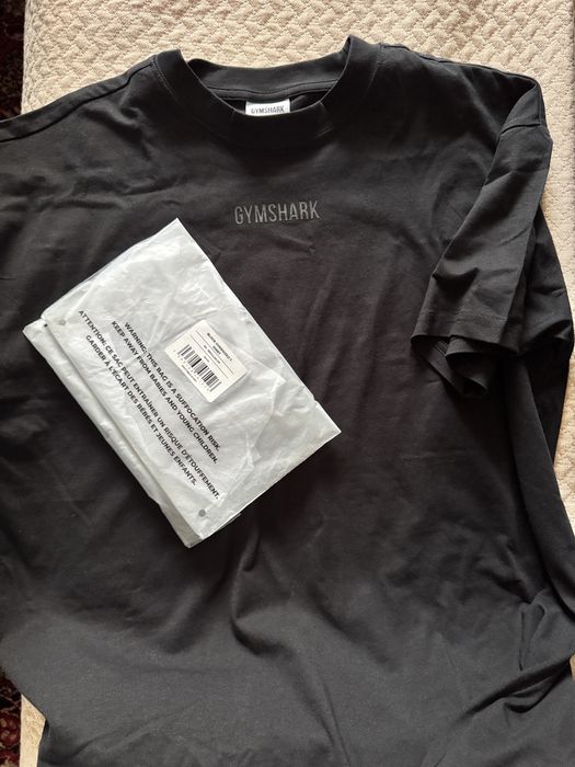 Тениска на gym shark НОВА!