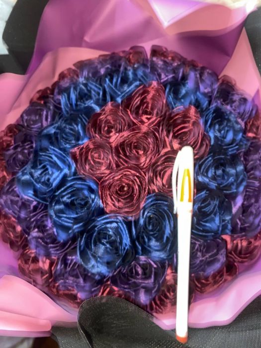 Оригинальный элегантный букет из шелковых лент