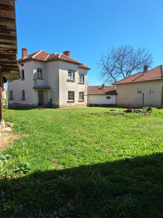 Продава се Къща в Тетевен - 180 кв.м за 170 €/кв.м - Снимка #3