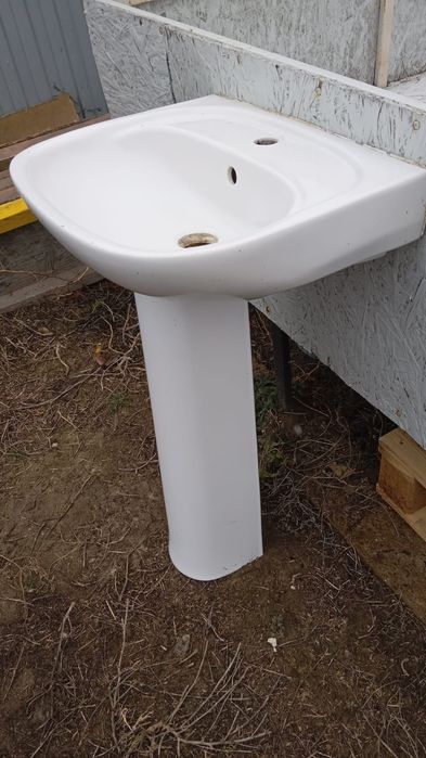 Раковина со стойкой