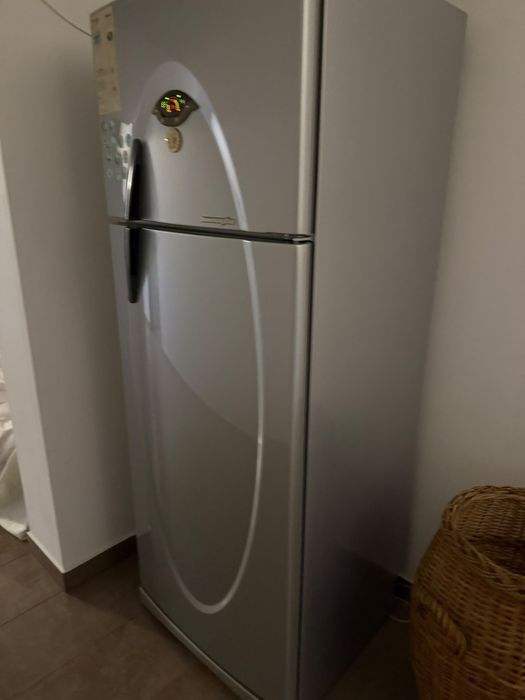 Închiriez apartament 2 camere