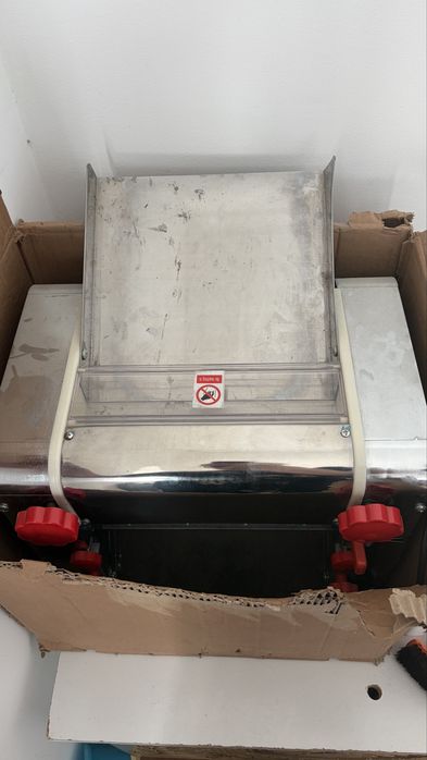 Тестораскаточная  машинка