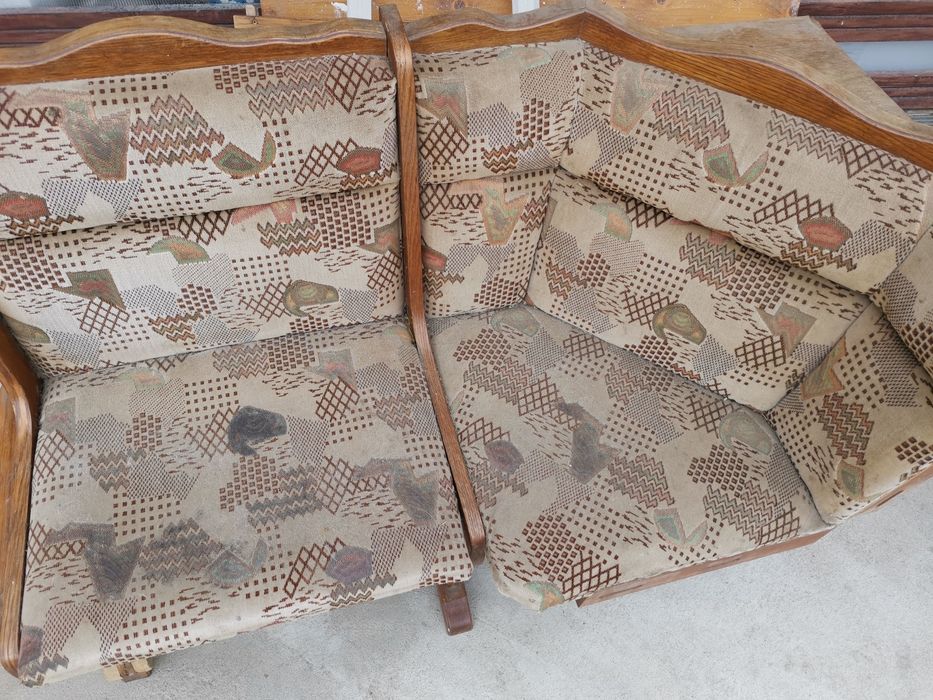 **Curățare profesională canapele și tapițerii – la domiciliu**