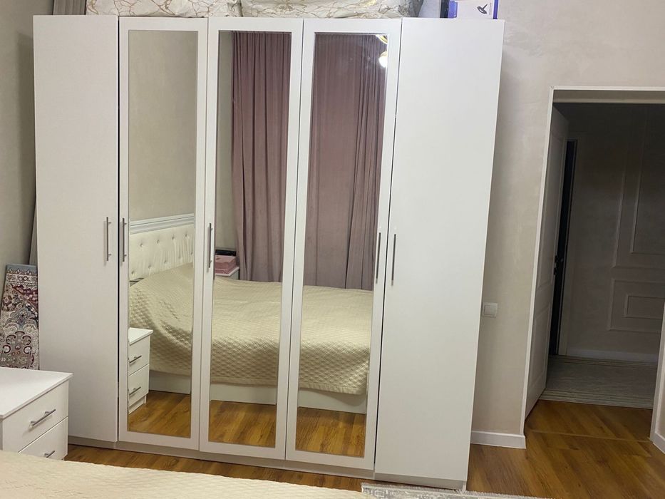 Продам спальный гарнитур