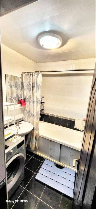 Продается 2 х квартира Мирабад , ор-р Ислом Ота мечеть