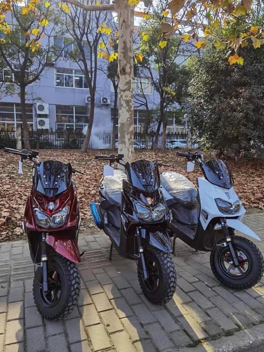 Продаём скутера мопеды и мотоциклы