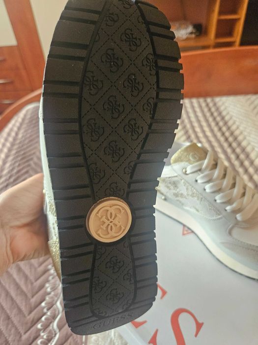 Нови Guess 37 номер