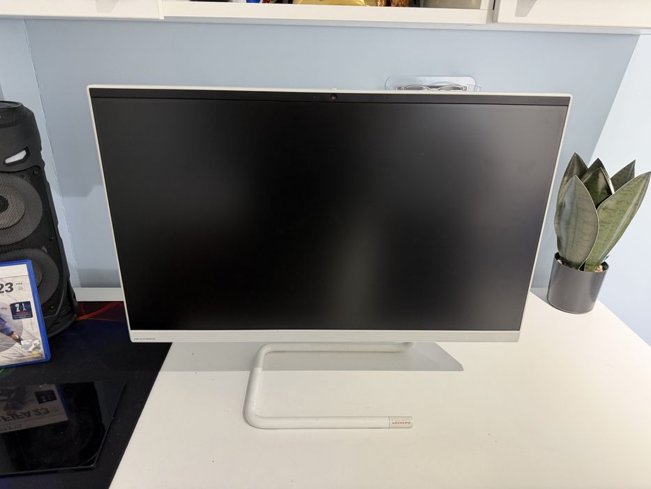 Моноблок Lenovo IdeaCentre AIO 3 24IMB05