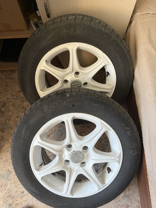 Продам резину в комплекте с дисками