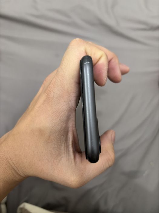 айфон 11 срочно продам