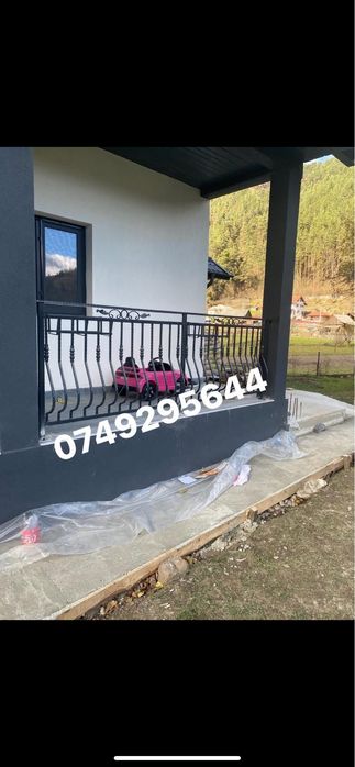 Scarii si balustrade