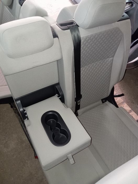 VW Tiguan Allspace салон, седалки и кори за врати 7 местен