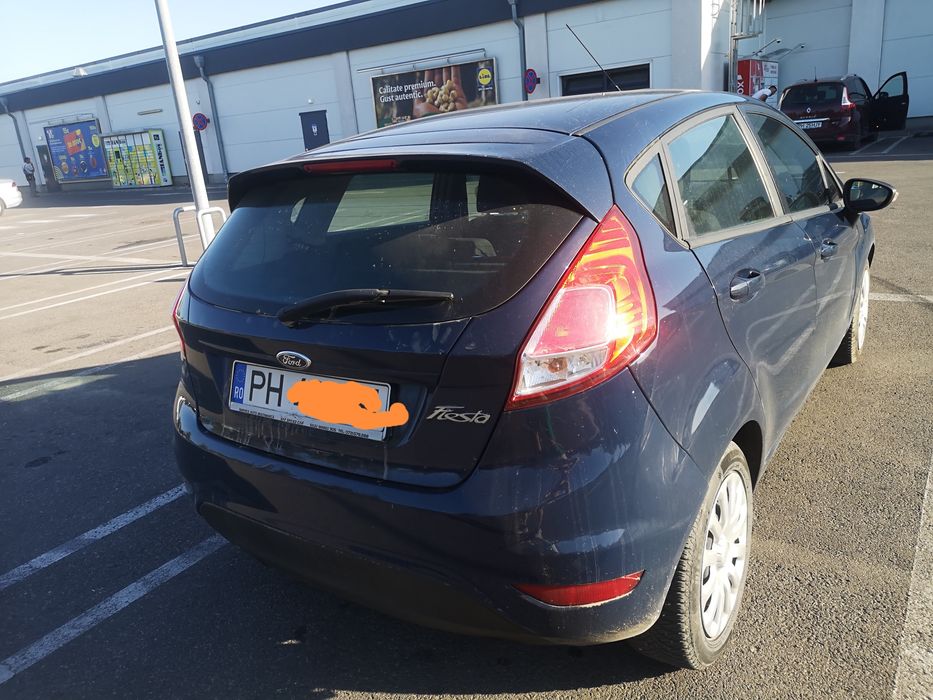 Vând Ford Fiesta