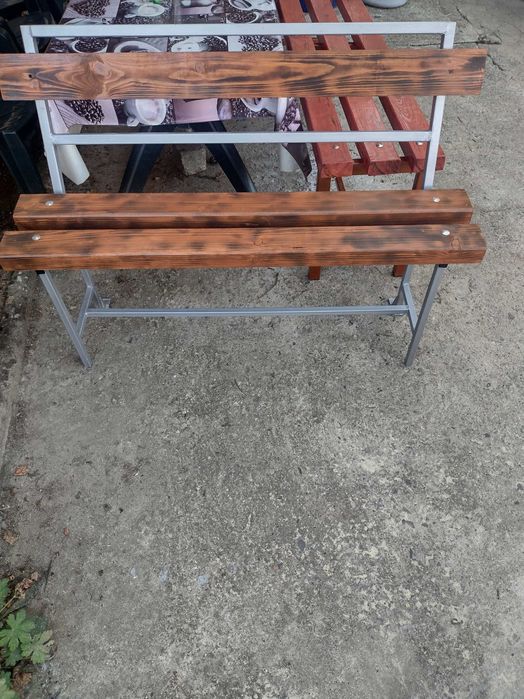 Градинска  дървена маса