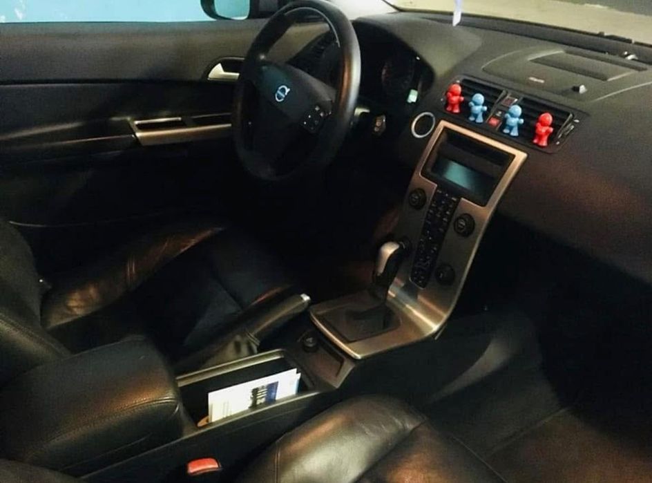 Volvo C30                                  .