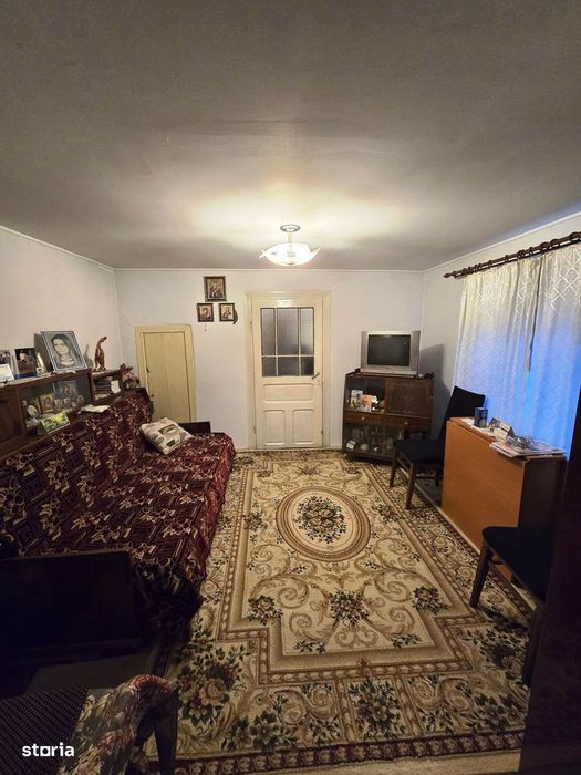 Casa-3 camere în cartierul N.Titulescu, teren 240mp, liberă, utilităţi