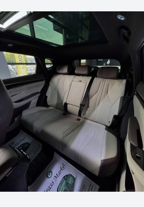 Меҳмонларни Аэропортдан кутиб олиш, кузатиб қўйиш хизмати.