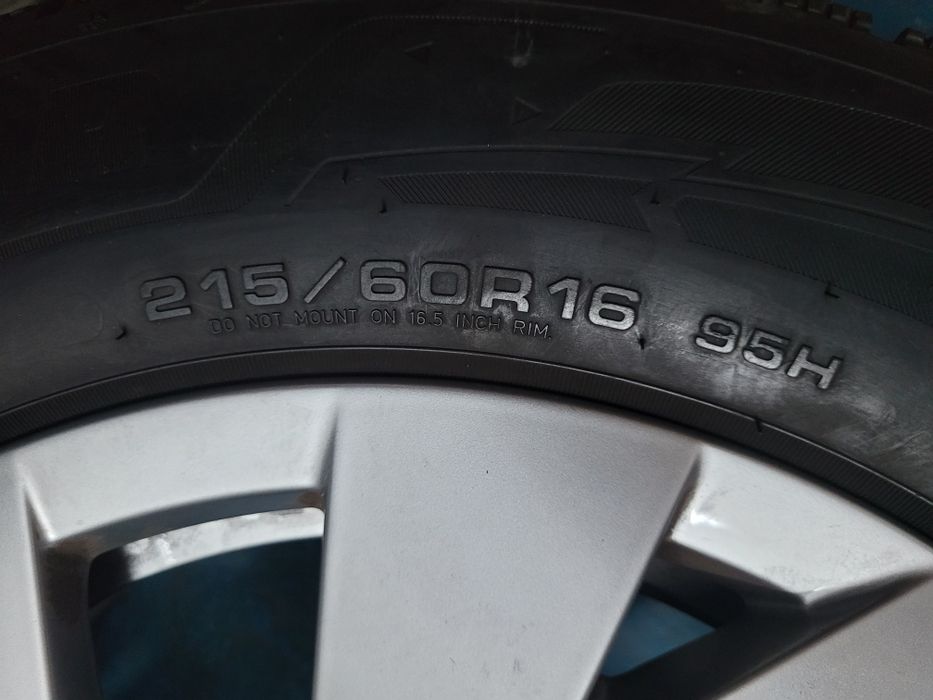 4 Anvelope 215 60 16 Goodyear UltraGrip Performance 3 dot 3823 Passat