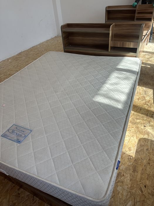 Кровать для спальньний