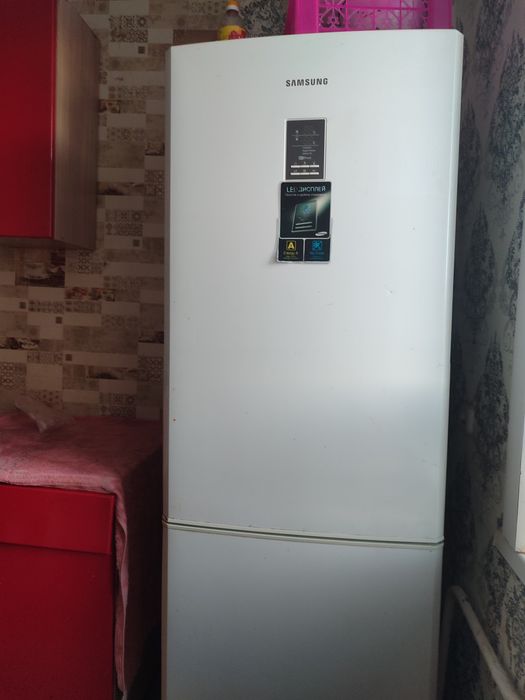 Продам холодильник