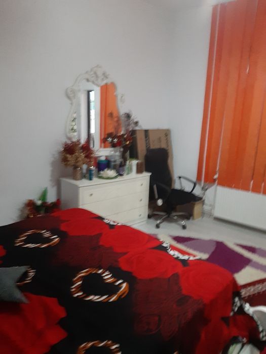 Vand casă în Roman -zona biserica SF Gheorghe