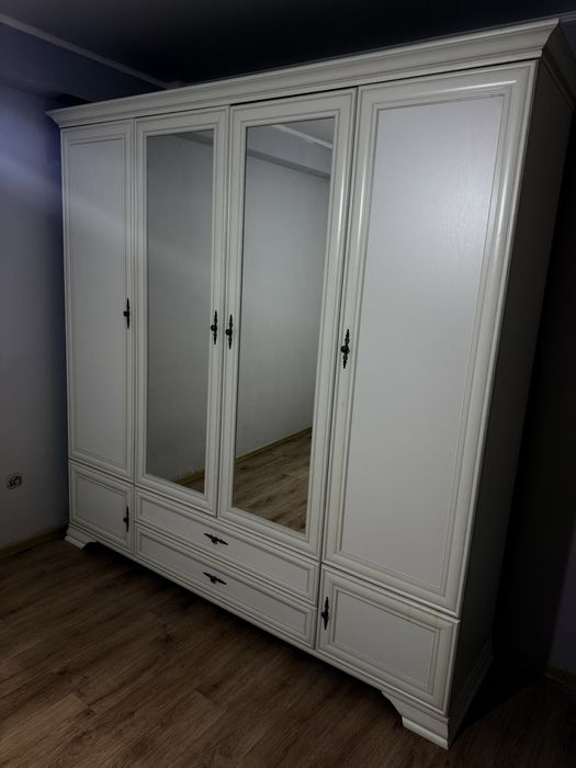 Распашной шкаф!