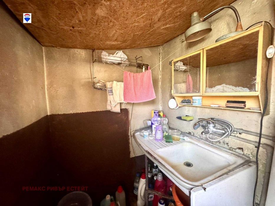 Градска къща за продажба кв. Родина 4