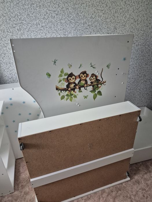 Двухъярусная кровать