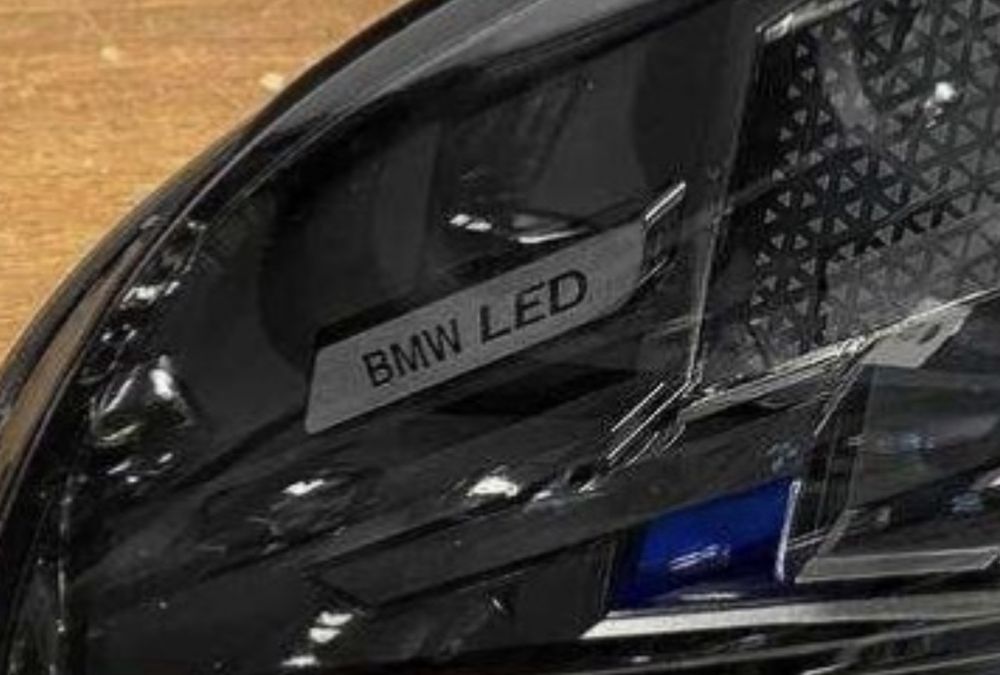 Logo BMW LED pentru far BMW X5 G05 / X6 G06 / X5M F95 LCI