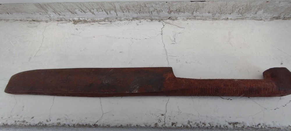 Стар железен нож