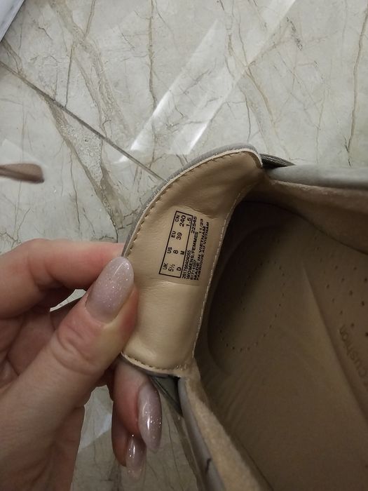 Модерни обувки Clarks, размер 39