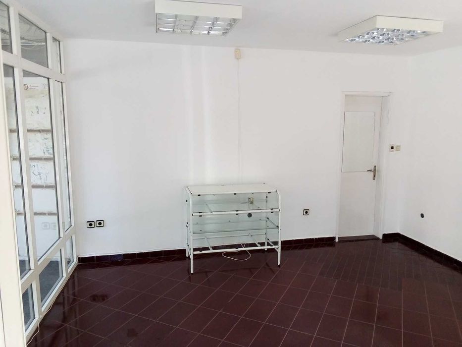 Дава се под наем Магазин в Пловдив, Христо Смирненски - 55 кв.м за 200 € - Снимка #10