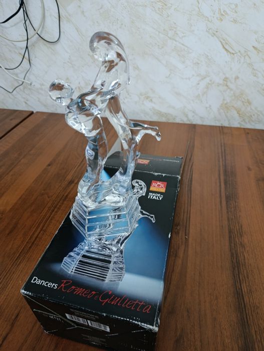 Танцующая статуэтка