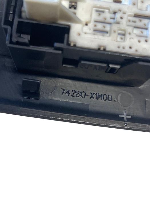 Buton Geam Electric Stanga Spate Toyota Land Cruiser 150 Trj15_, Kdj15_, Grj15_, Gdj15_ 2009 -> 74280-X1M00