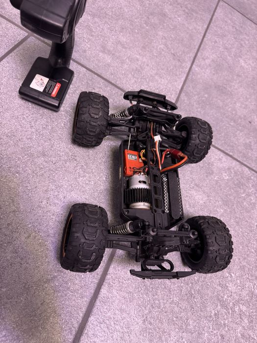 Automodel rc telecomanda hbx 1:16 4x4 brushed 2.4 ghz
