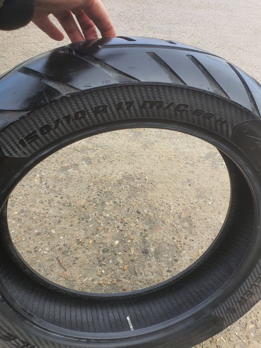 Anvelopa 150/70/R19 Metzeler Tourance Next în stare perfecte.
Sunt folosite doar 1513 km, adică rodajul cAnvelopa 150/70/R19 Metzeler Tourance Nex