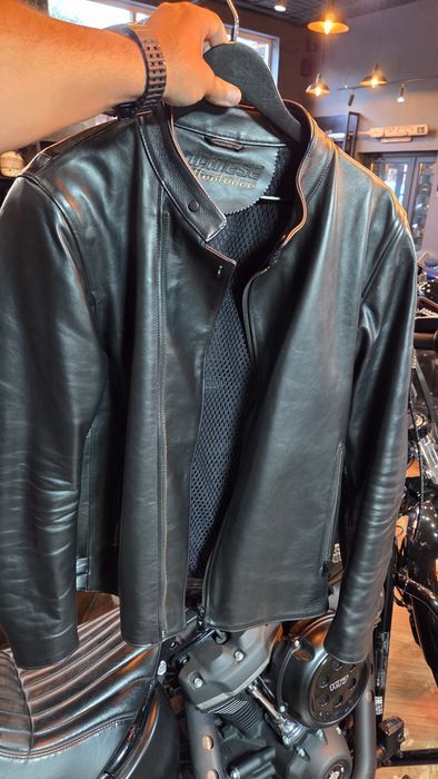 Продам мотокуртку Dainese