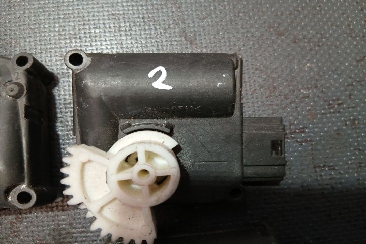 Motoras clapeta aeroterma 0132801369 4F0820511B 0132801369 4F0820511B