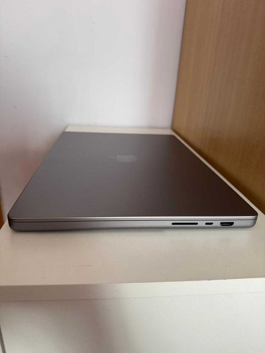 MacBook Pro 16” M1 Pro | 16GB RAM | 512GB SSD | Перфектно състояние