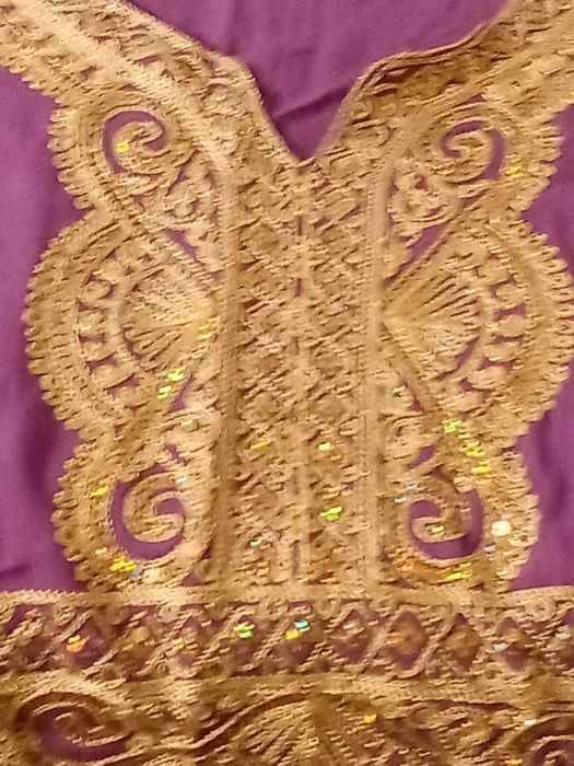 Лилава рокля с пайети