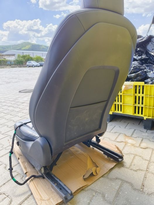 Шофьорска седалка за Tesla Model 3