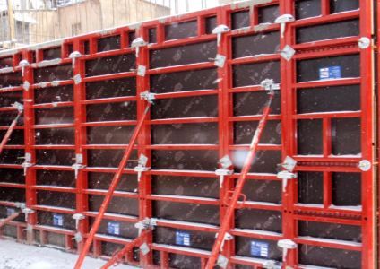 Опалубка крупнощитовая.