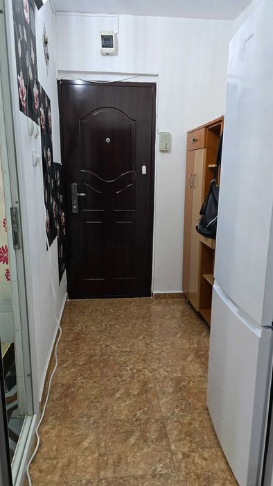 Ofer spre inchiriere Garsoniera confort 1