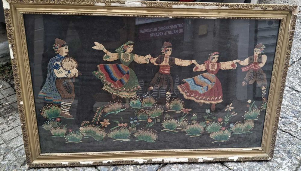 Стара картина с рамка, изтъкана от конци (гоблен)
