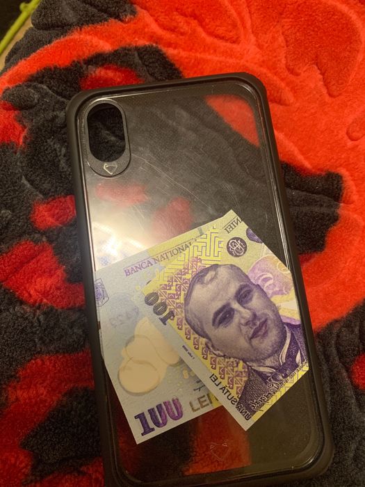 Vând husă mobilfox XR