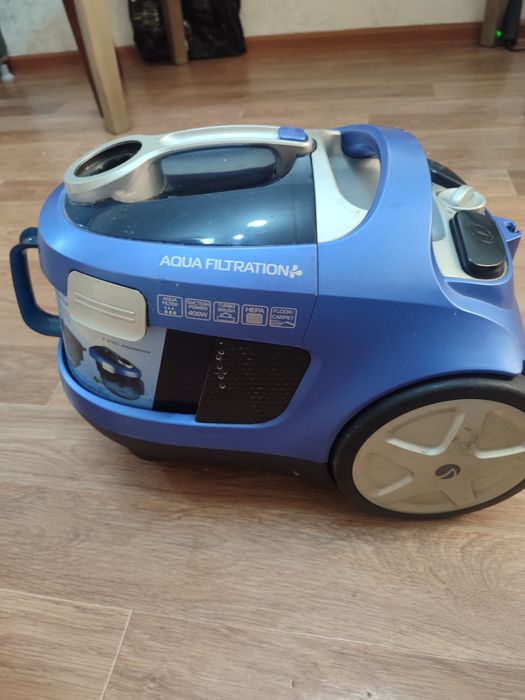 Пылесос с водным фильтром